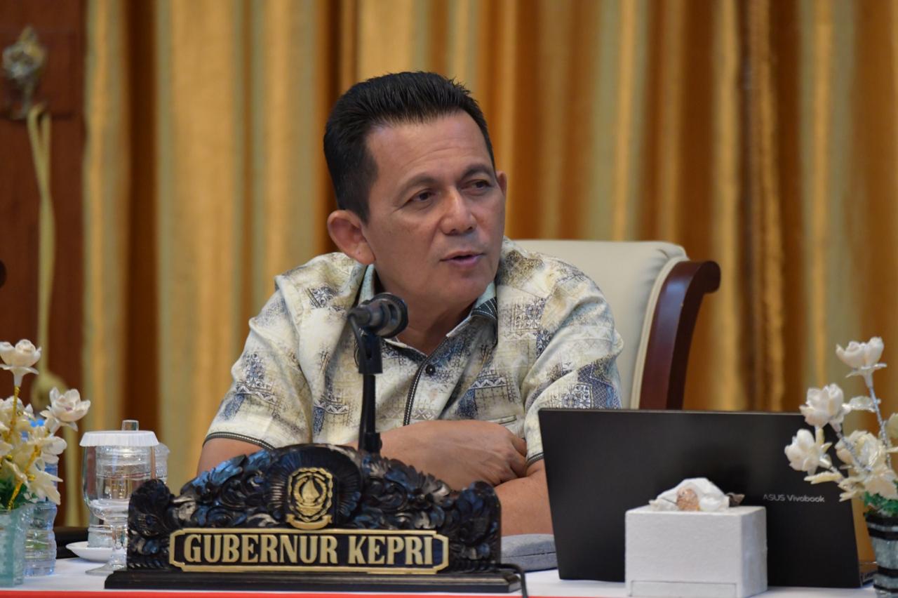 Gubernur Kepulauan Riau (Kepri) Ansar Ahmad terus mengupayakan langkah-langkah strategis agar maskapai Garuda Indonesia tetap melayani penerbangan dari dan ke Bandara Raja Haji Fisabilillah (RHF) Tanjungpinang.