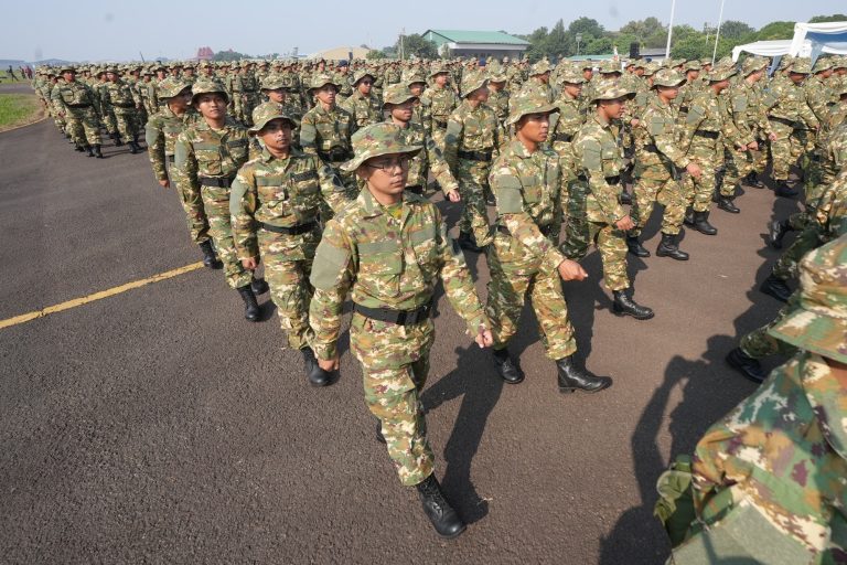 Komnas HAM merekomendasikan agar pemerintah menghentikan pembekalan dalam bentuk latihan dasar militer bagi calon manajer koperasi.