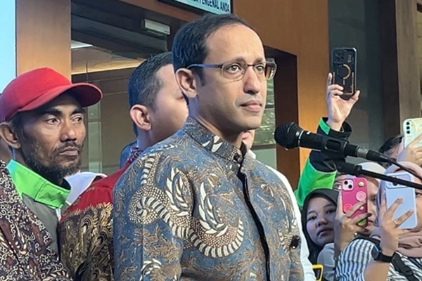 Hakim Menjatuhkan pidana kepada Terdakwa oleh karena itu dengan pidana penjara selama 10 (sepuluh) tahun
